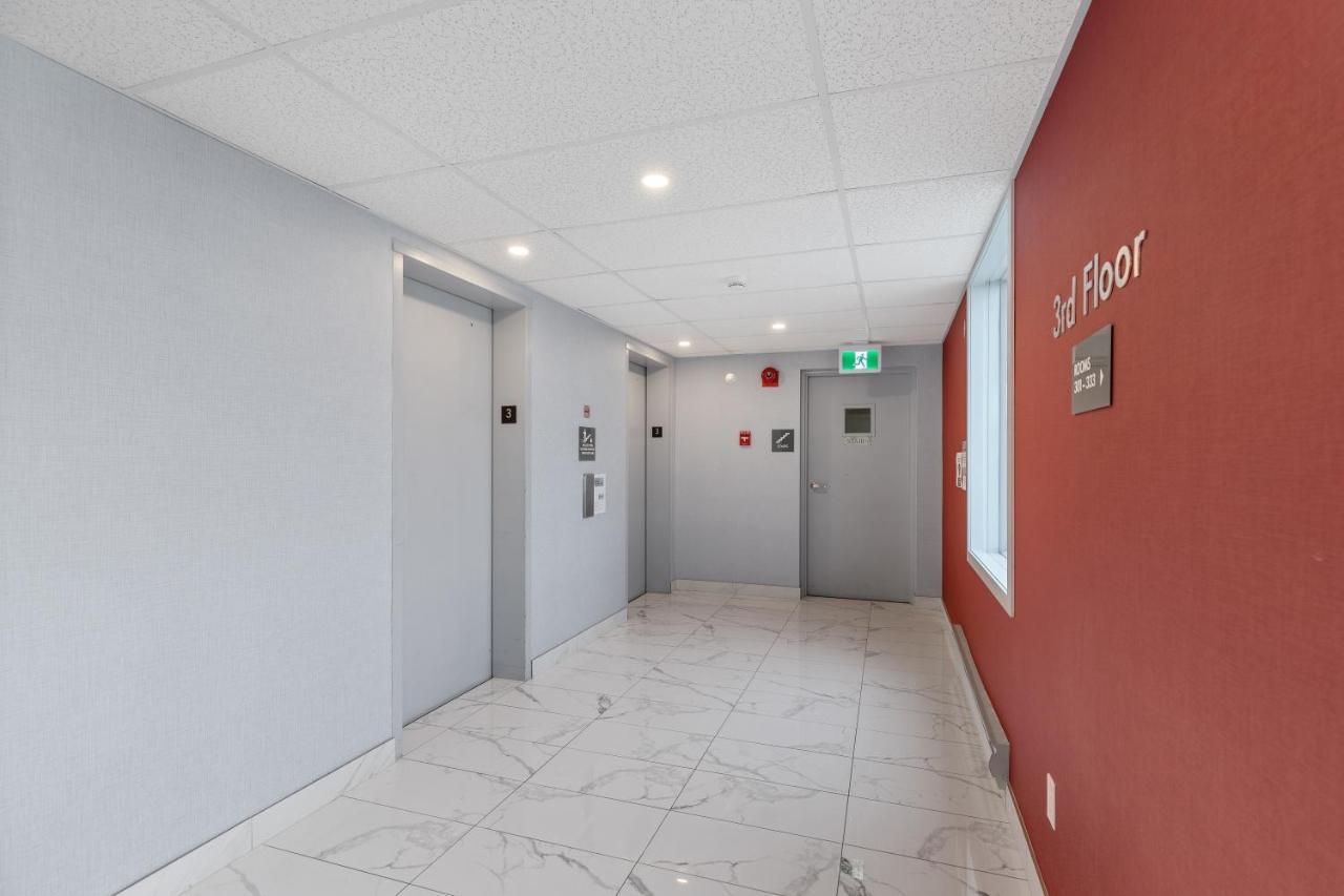 Emerald Hotel & Suites Calgary Airport Exterior foto
