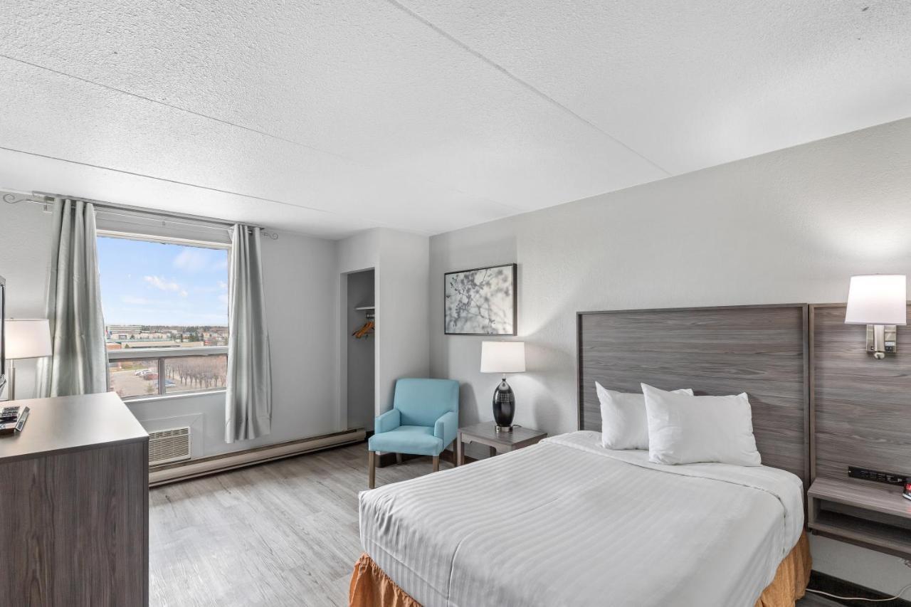 Emerald Hotel & Suites Calgary Airport Exterior foto