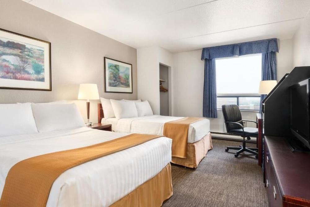 Emerald Hotel & Suites Calgary Airport Exterior foto