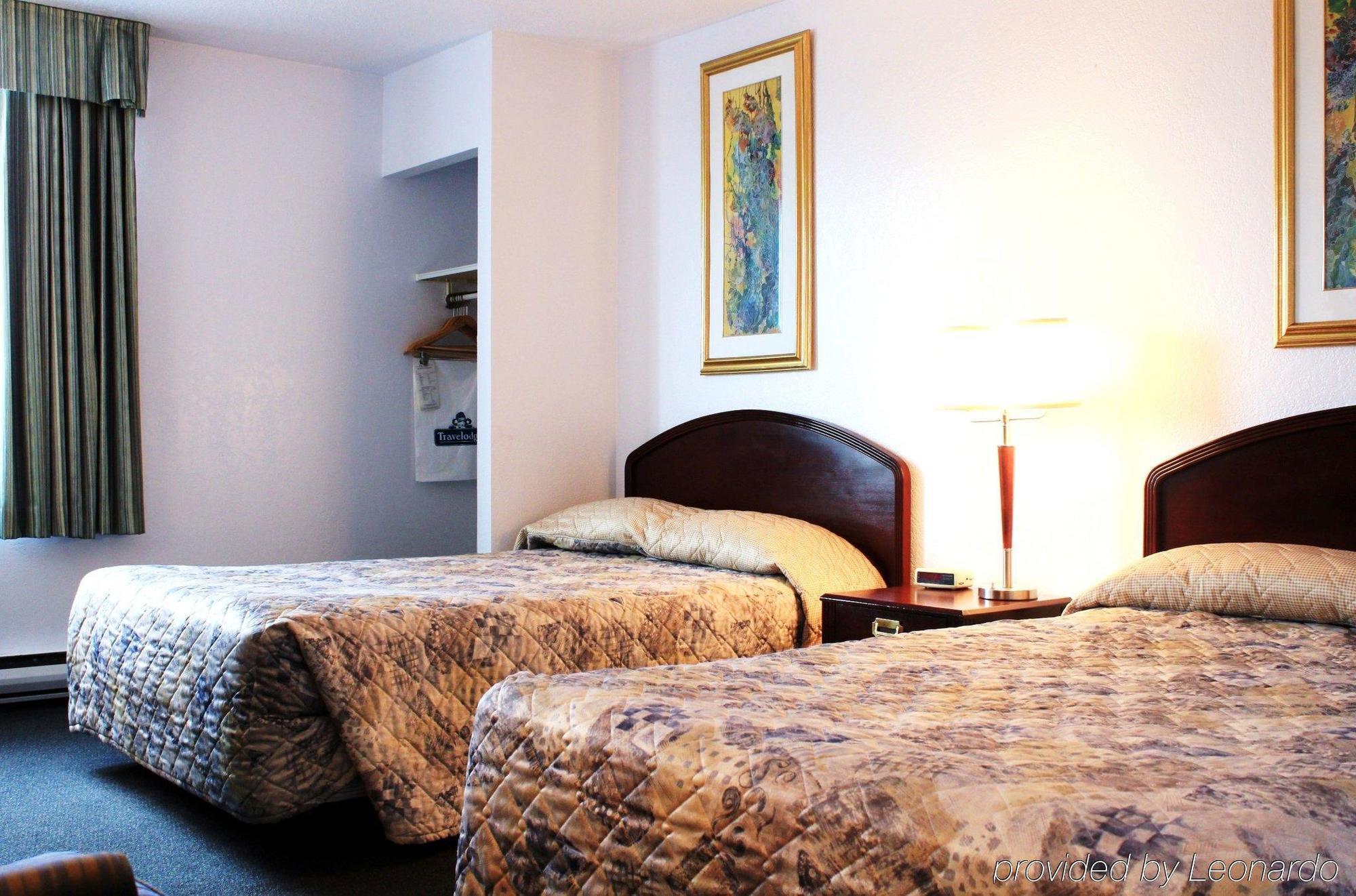 Emerald Hotel & Suites Calgary Airport Habitación foto