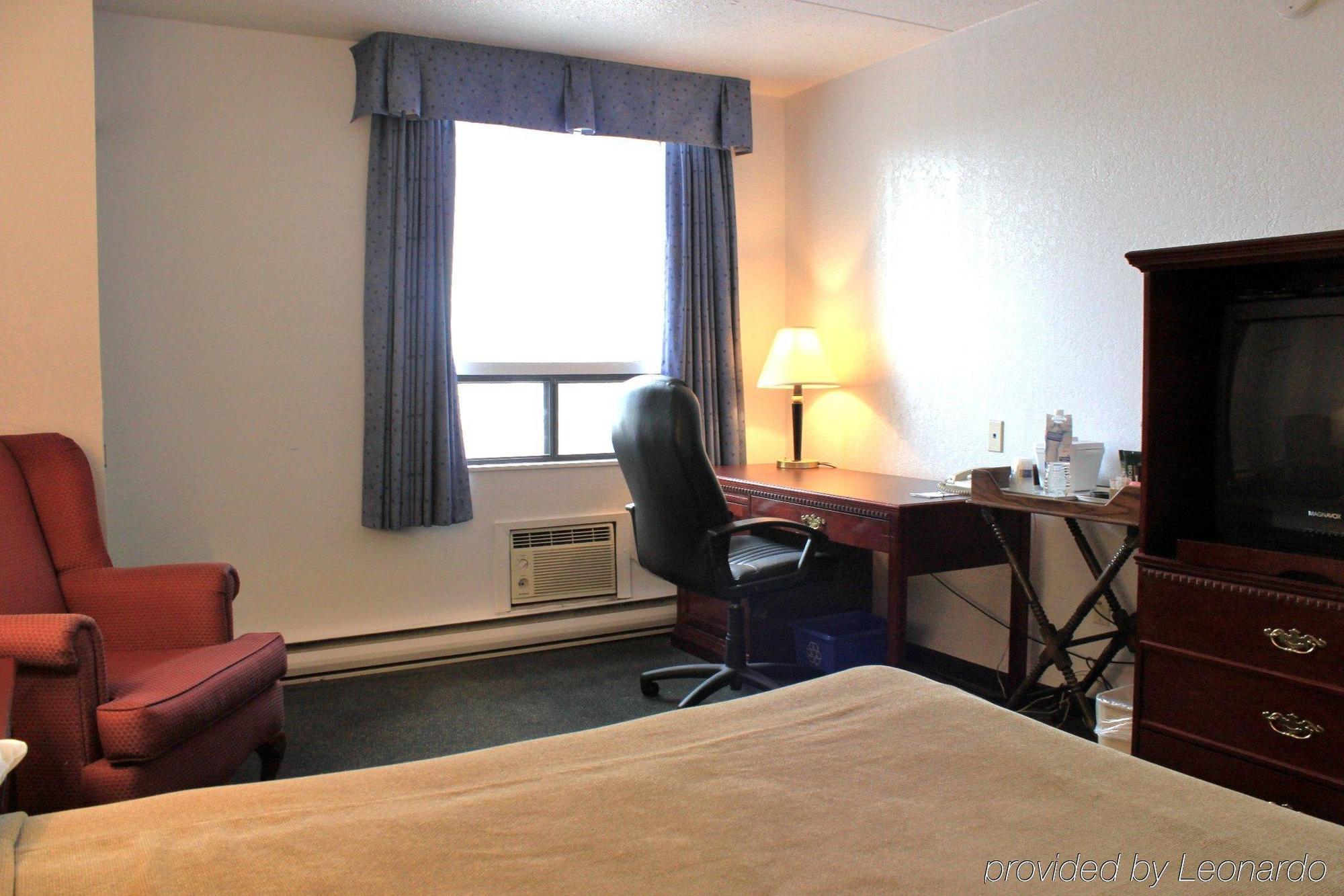 Emerald Hotel & Suites Calgary Airport Habitación foto