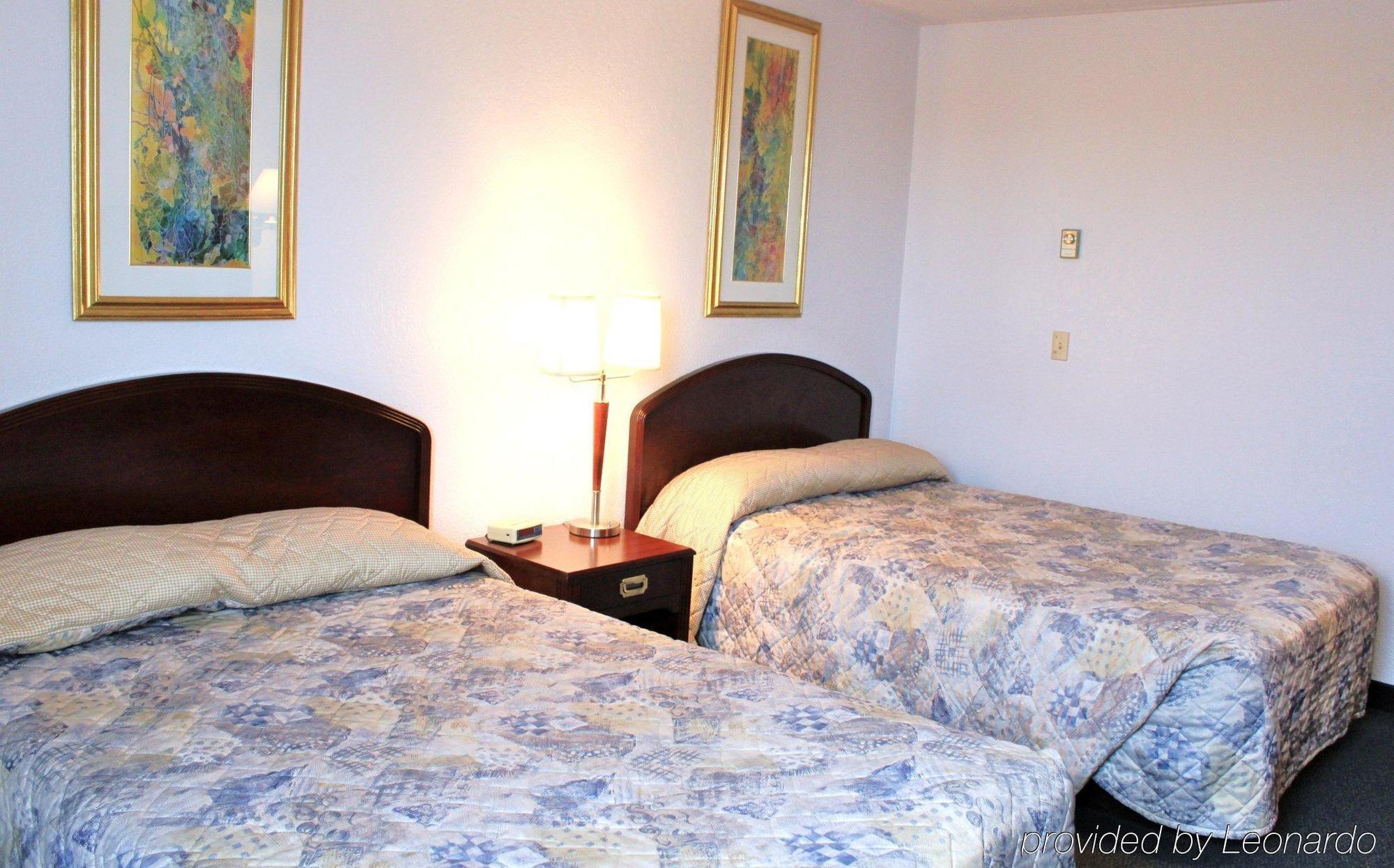 Emerald Hotel & Suites Calgary Airport Habitación foto