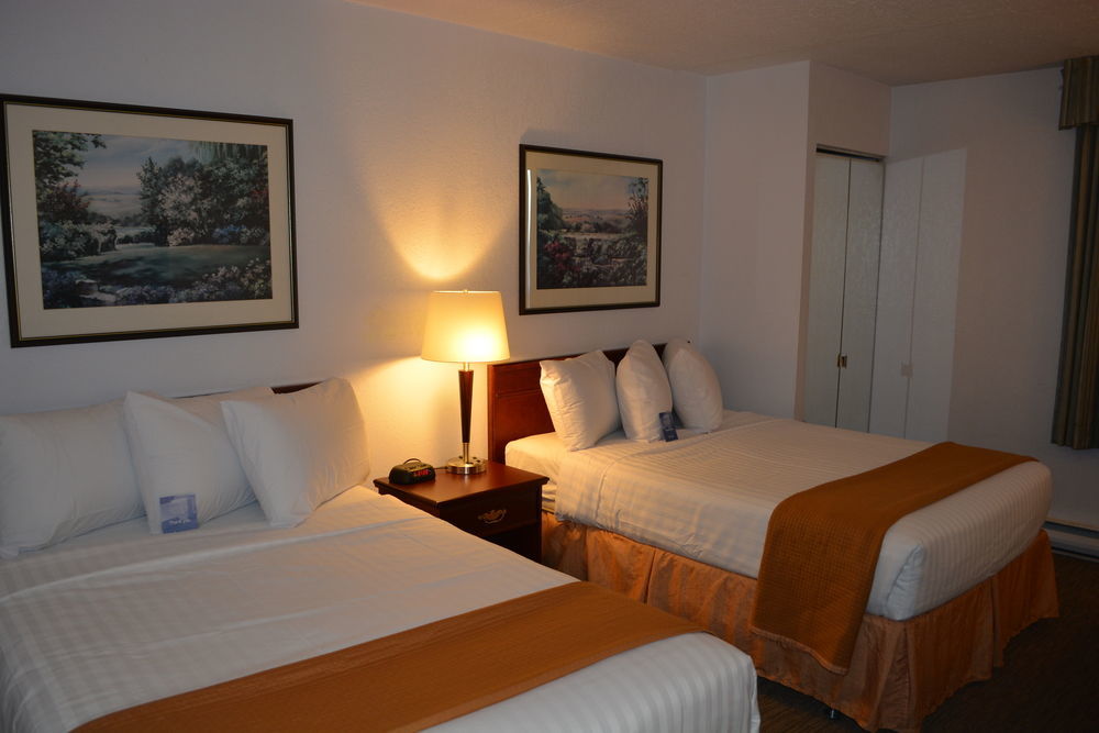 Emerald Hotel & Suites Calgary Airport Exterior foto